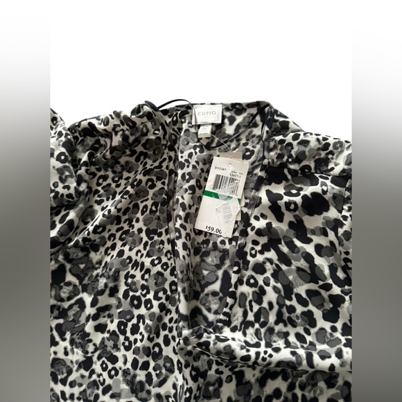 NWT Cupio Ruffle Poet Sleeve Snow Leopard Print Blouse Large - Picture 4 of 6
